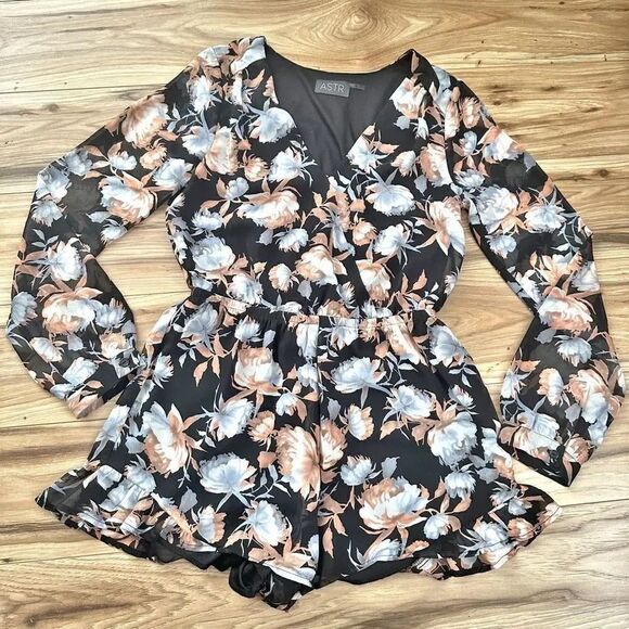 ASTR THE LABEL | Black Blue Nude Floral Print Romper Long Sleeve | Size Small - Picture 1 of 8